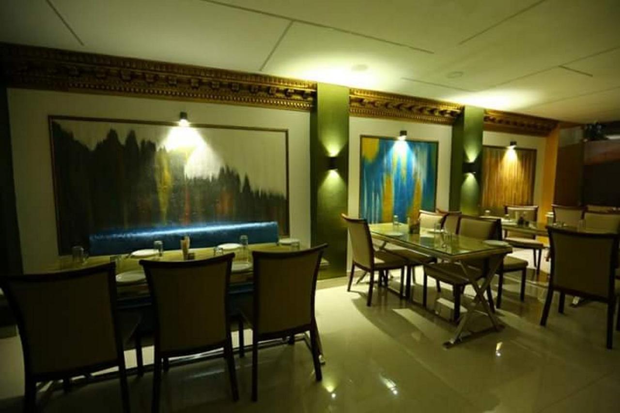Hotel Eleven Heights ,Bhopál Kültér fotó